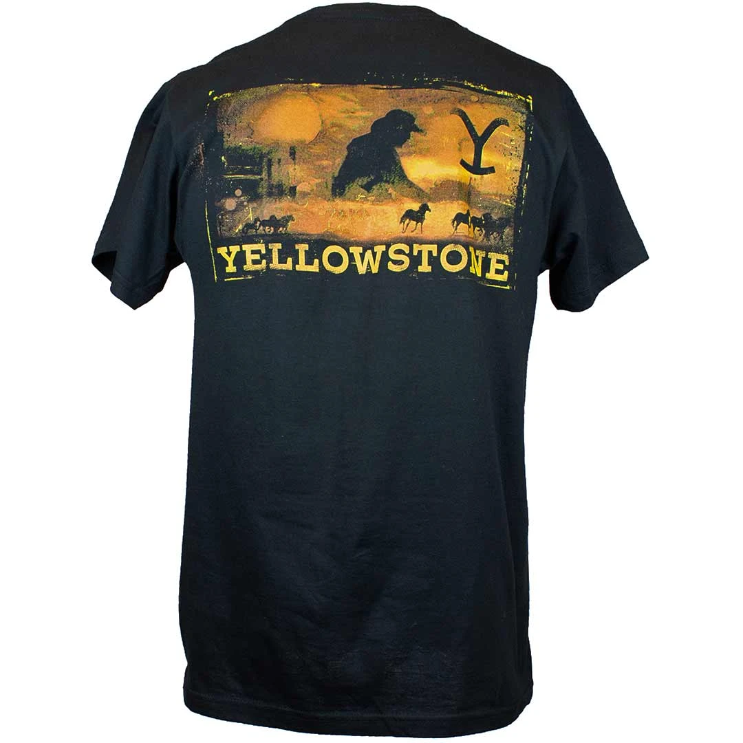 Changes Canada Men's Yellowstone Ranch Scene T-Shirt - Image 2