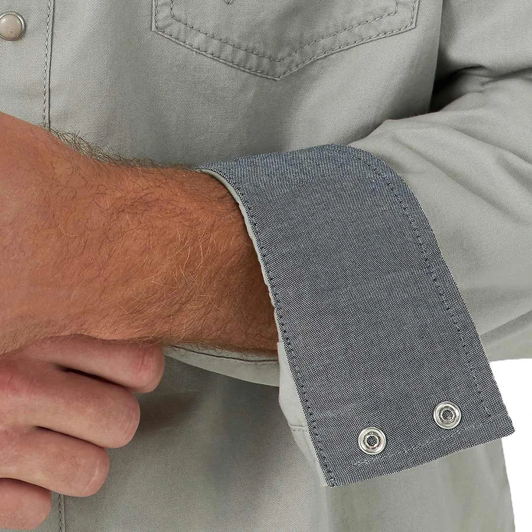 Wrangler Men's Retro Premium Solid Snap Shirt - Image 4