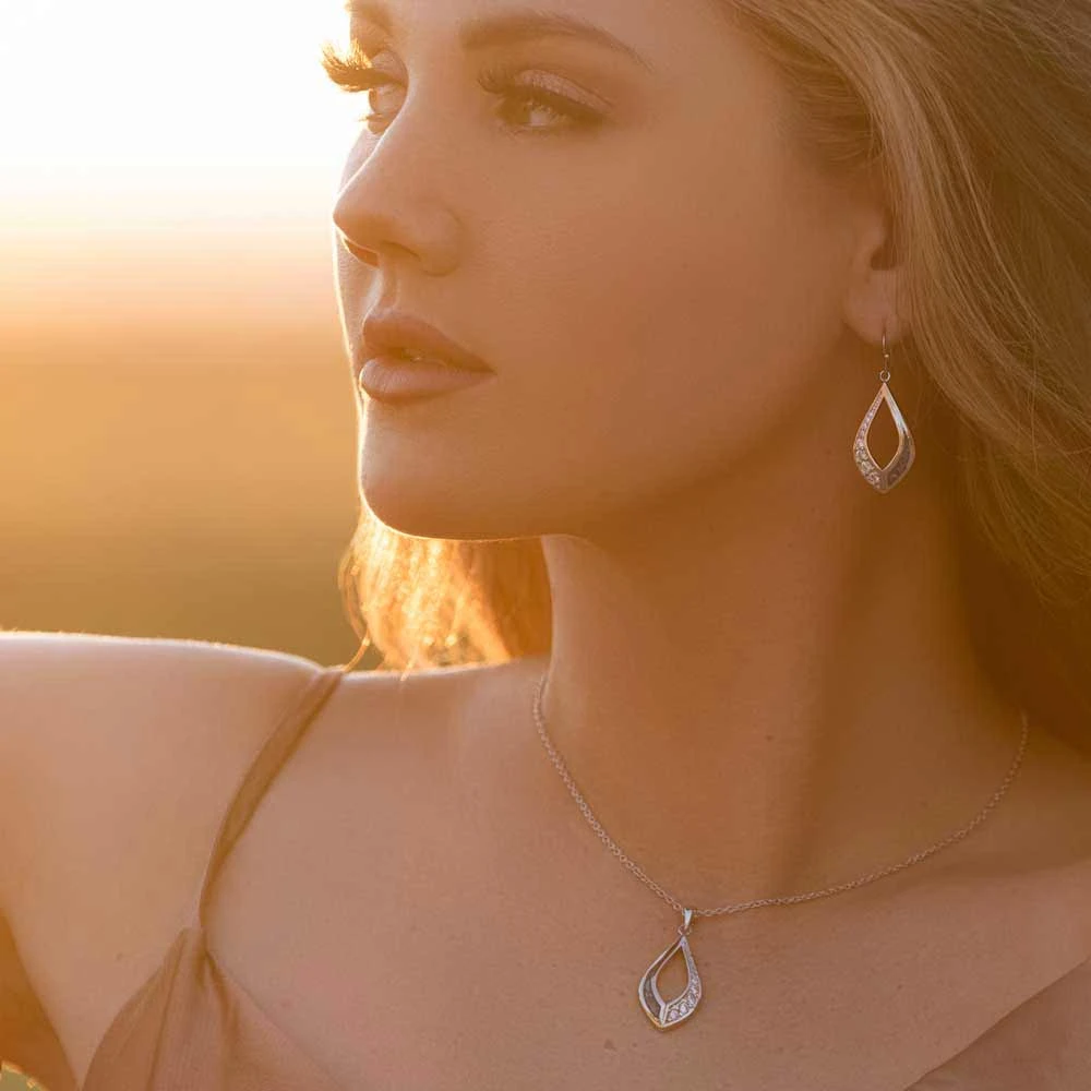 Montana Silversmiths Balanced Perspective Opal Necklace - Image 3