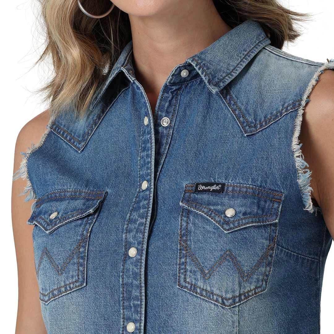 Wrangler Women's Retro Sleeveless Frayed Cropped Denim Shirt - Image 3