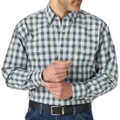Wrangler Men's George Strait Troubadour Plaid Snap Shirt