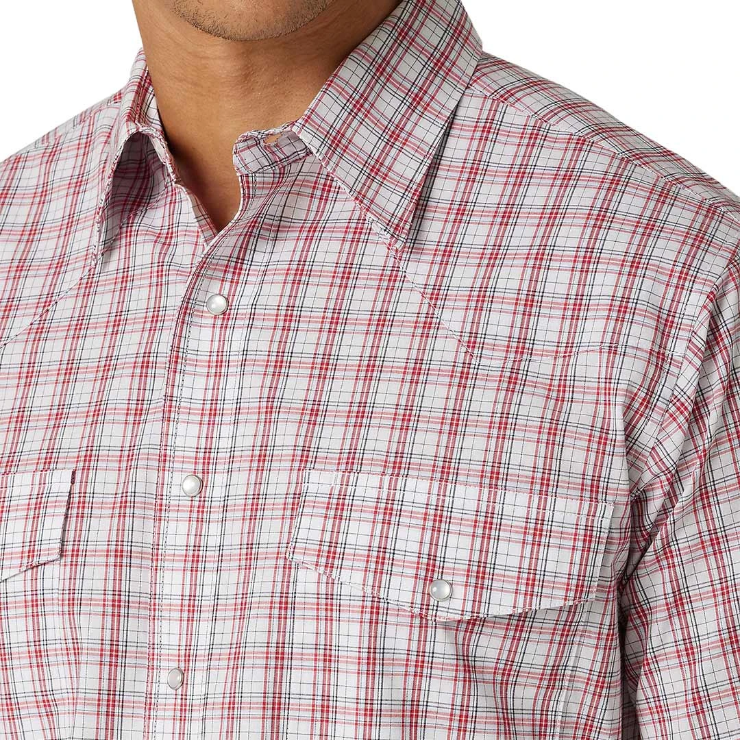 Wrangler Men's Wrinkle Resist Short Sleeve Plaid Snap Shirt - Image 3
