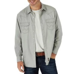 Wrangler Men's Retro Premium Solid Snap Shirt